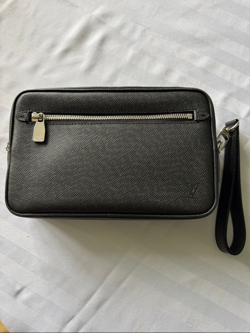 Louis Vuitton Men's gray Wristlet - Luxury Design SR 3167